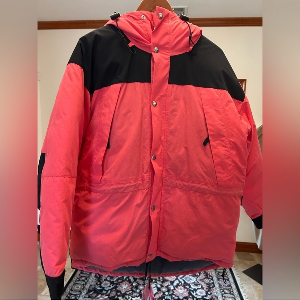 Women’s Gucci ex Northface collaboration, puffer jacket size medium NWT